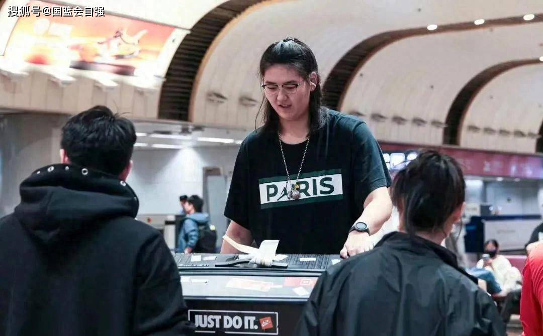 中国女篮已返京！9月14日出发日本，刘禹彤顶替韩旭进入大名单
