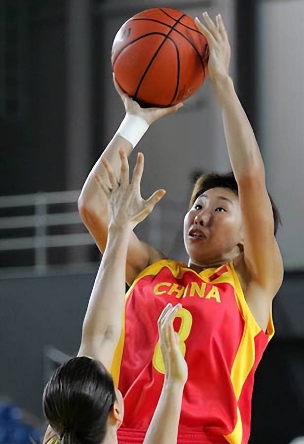 单场67分，单赛季场均41分，被称为中国女乔丹的苗立杰后来去哪了