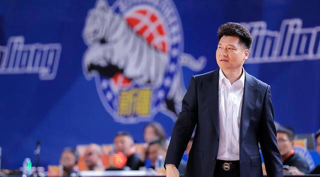 新疆男篮全新阵容已敲定！外援实力有限，全力以赴争夺季后赛席位