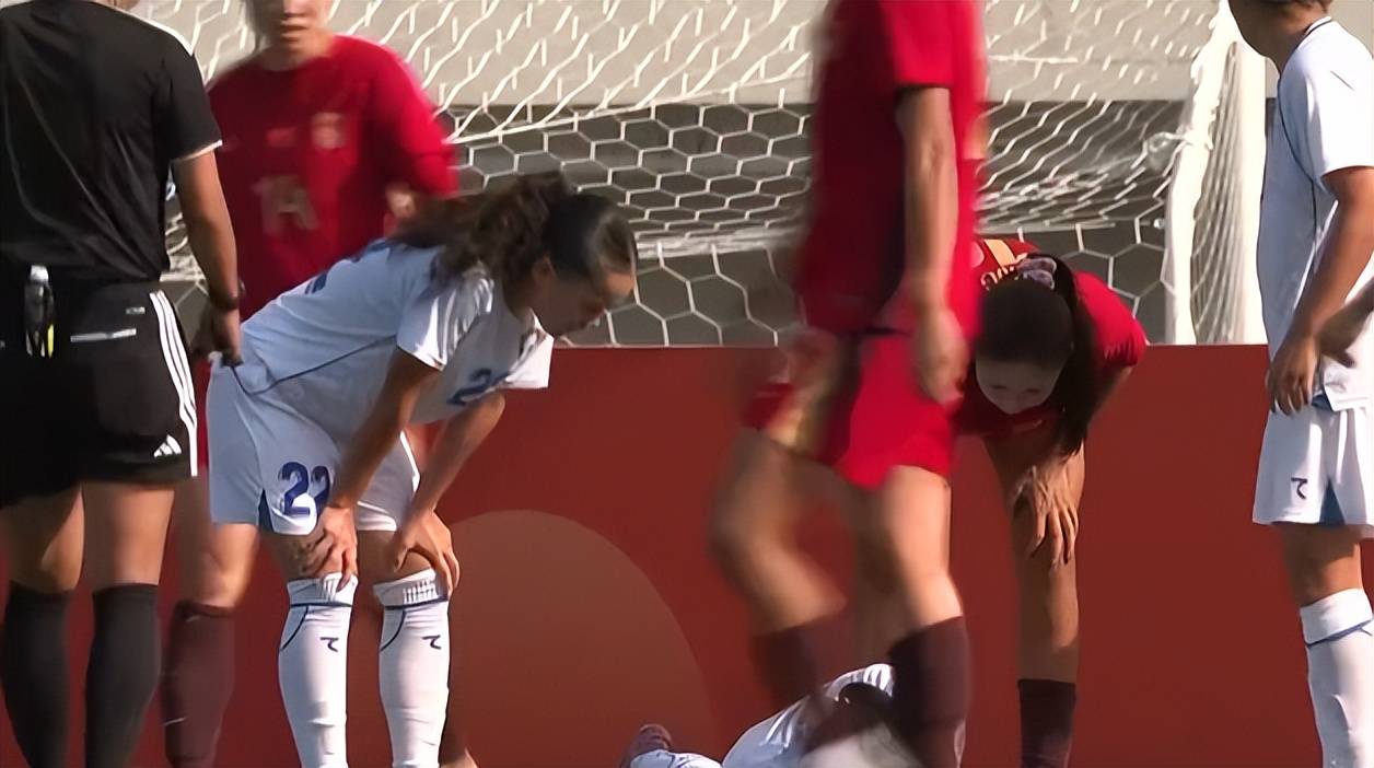 1-1！中国女足遭“闷平”，王霜中柱，本来赢球就出线，非要轮换