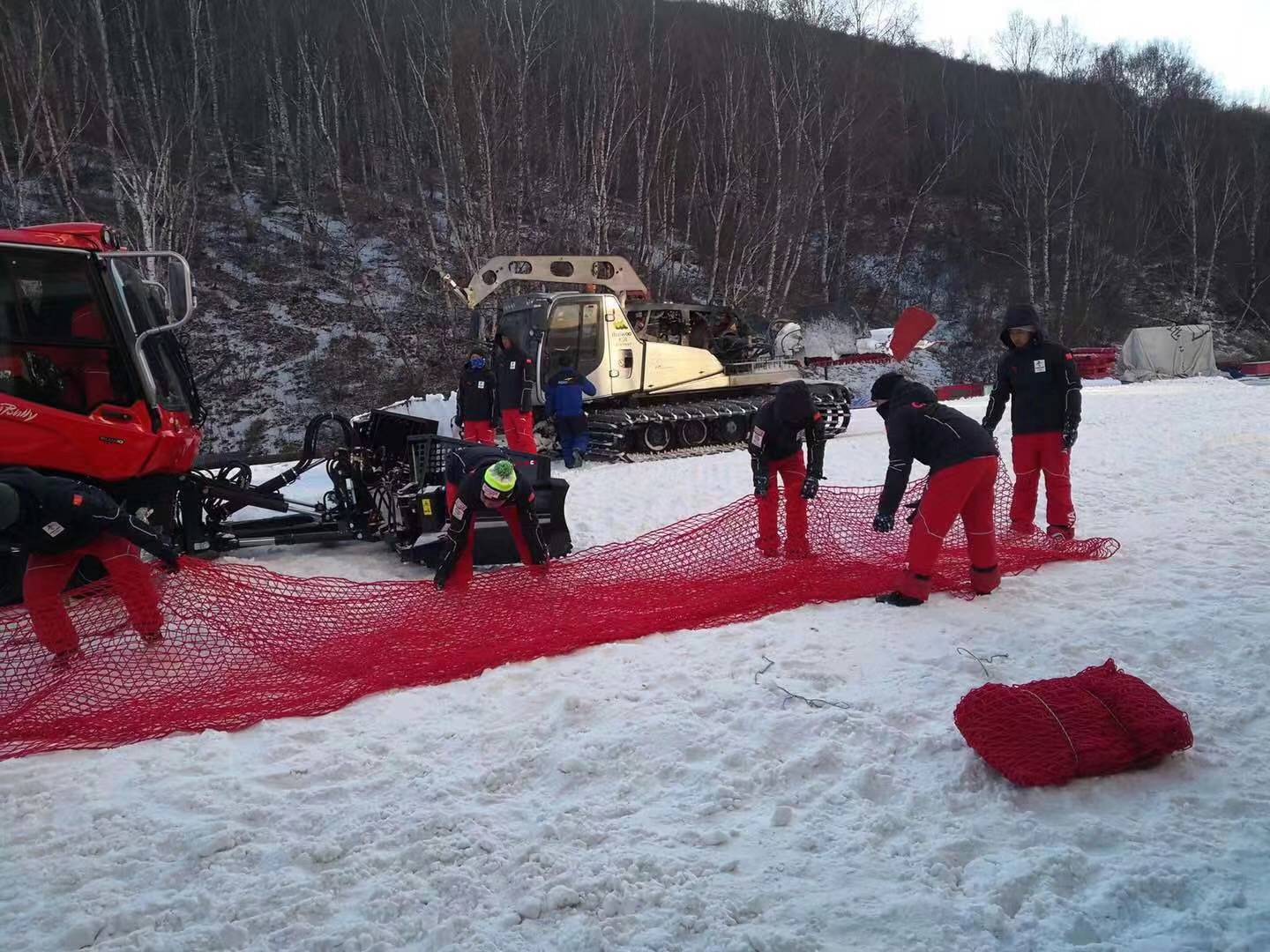 怎么选滑雪场安全网 冰雪场地防护选购参考