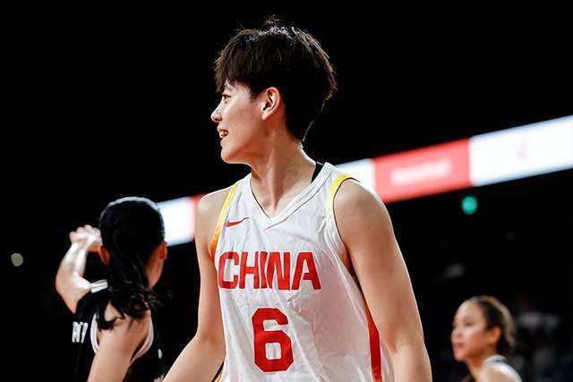 张子宇单节12分打崩印尼！中国女篮22-0攻击波碾压，亚洲赛场无解