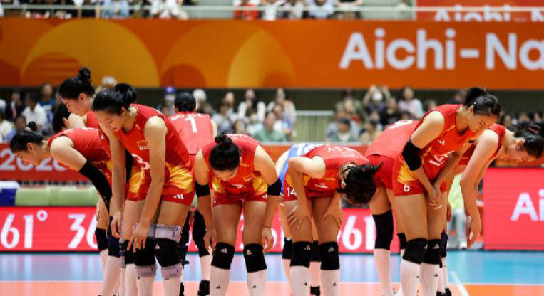 中国女排3-2逆转泰国，时隔22天成功复仇，吴梦洁勇夺28分成胜利英雄