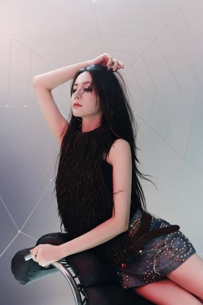 迪丽热巴俏脸圆润身材火辣性感撩人!美得梦回早期胖迪 迪丽热巴俏脸圆润身材火辣性感撩人!美得梦回早期胖迪