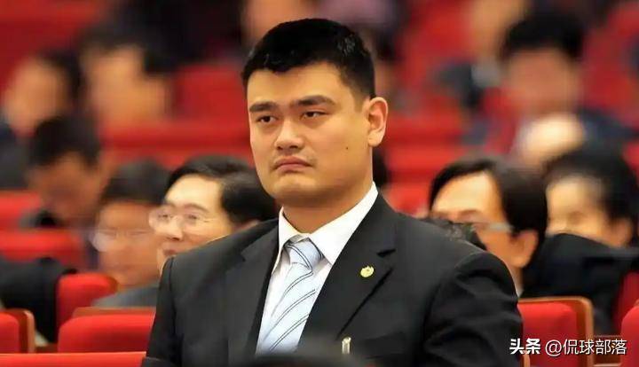 中国男篮两连败不到12小时，郭士强官宣2大重磅决定，姚明没说错