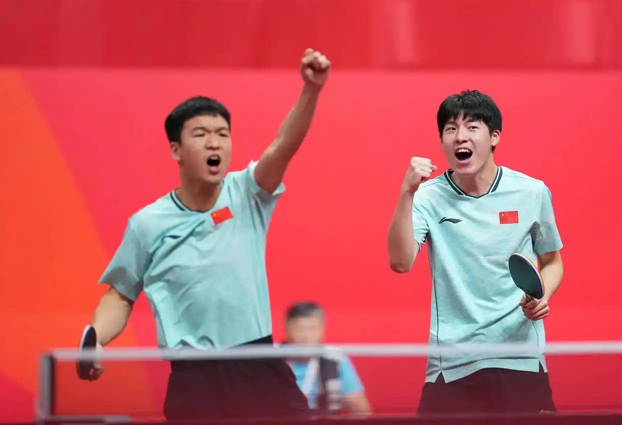 亚运会乒乓球！世界亚军出局，张本智和锁定奖牌，林诗栋组合3-0