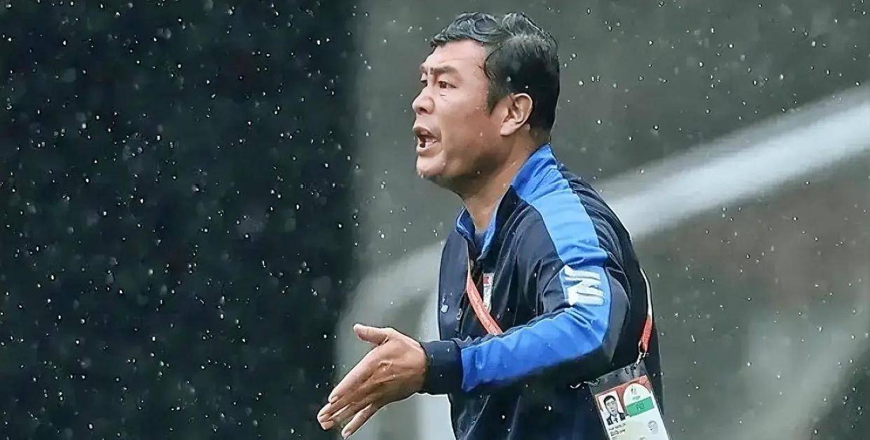 10.1日：2-0中国女足后，没想到赛后朝鲜主帅竟这样说：他还有自己打算