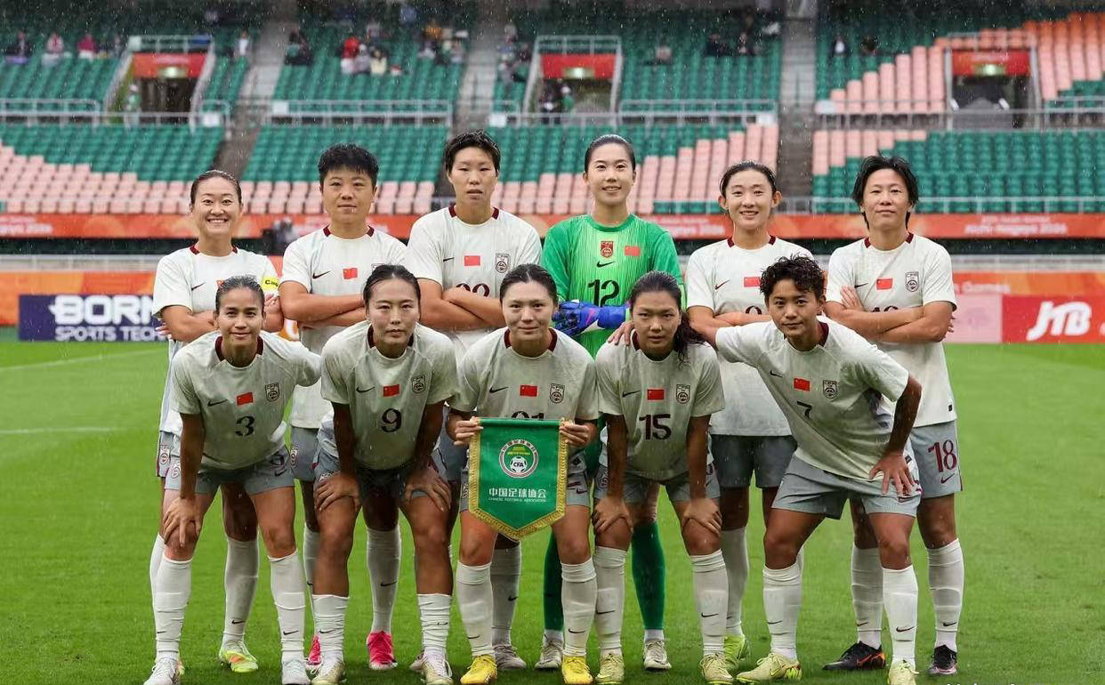 冲1-0！中国女足捍卫尊严，强势对决韩国队，瞄准亚运铜牌，全力复仇国足