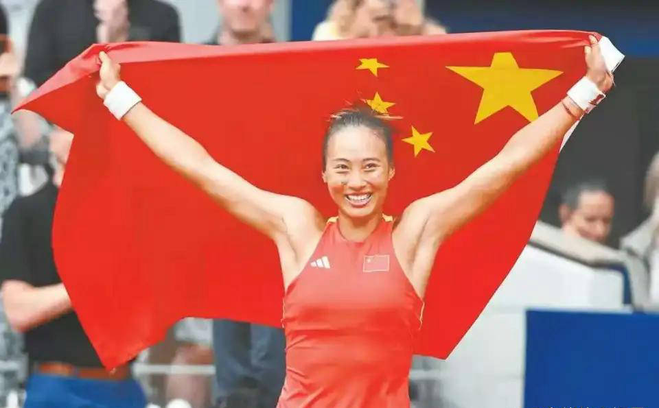 中国网球喜讯！金花一姐郑钦文上演逆转，小将孙心然强势晋级