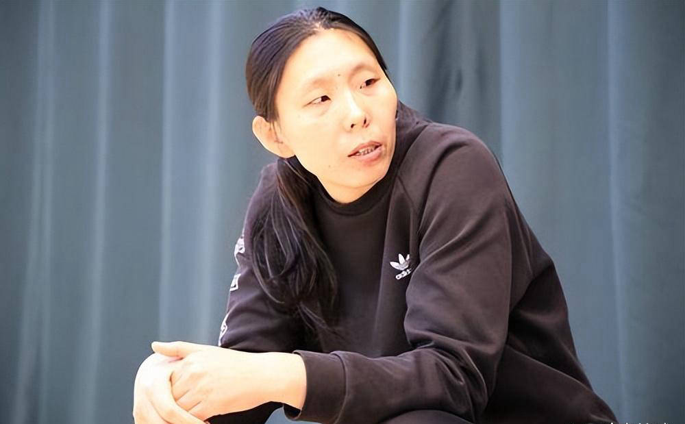 43岁陈楠近况：女篮主帅带队征战亚运，家庭幸福美满