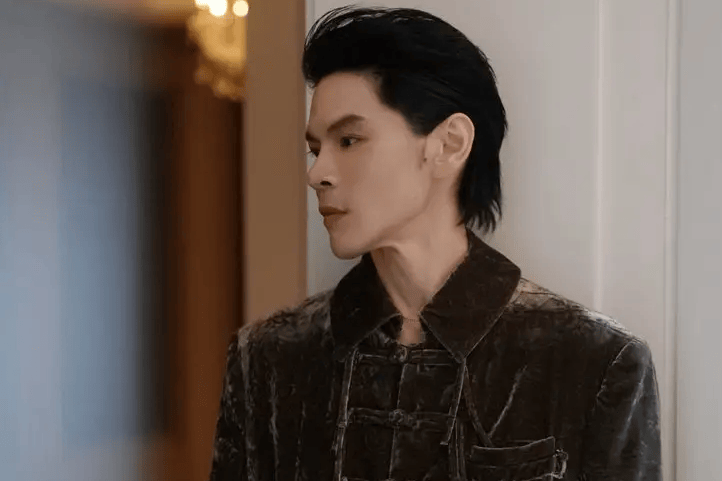 向佐自曝长期饮高浓度蛋白粉致肾功能如七十岁老人
