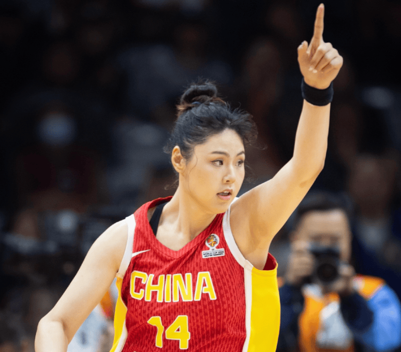 重磅！李月汝重返WCBA，加盟家乡球队，双联赛连轴转，山西剑指总冠军！