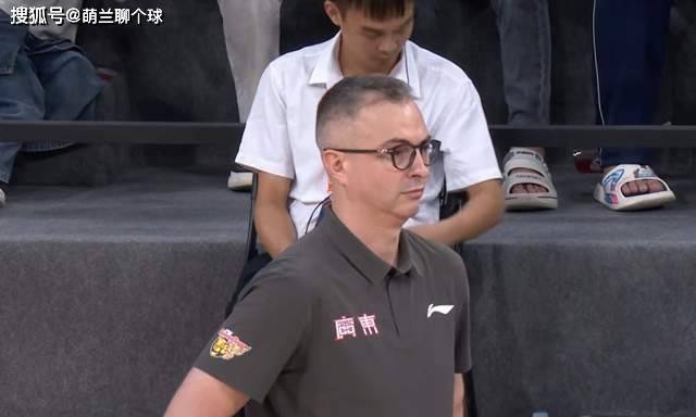 后杜锋时代连输2场，广东遭遇过渡期阵痛，洋帅表明态度，很强硬