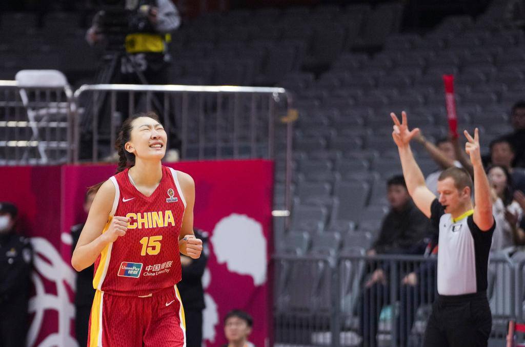 10.12日：季后赛仅得分的韩旭，为何仍选择WNBA这条最难的路，背后真相令人深思