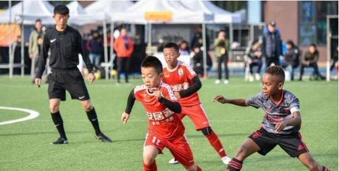 10.13日：中超替补4次仅15分钟0球0助，球队垫底，董路改口称没邝兆雷就输