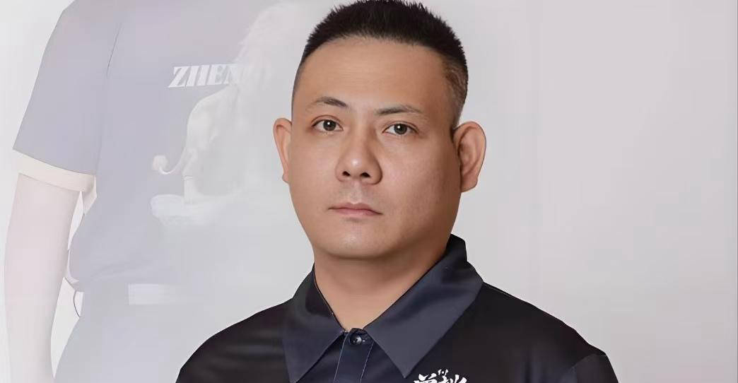 30万元奖金在手！郑宇伯以10-2横扫江俊，夺得斯诺克900公开赛首冠