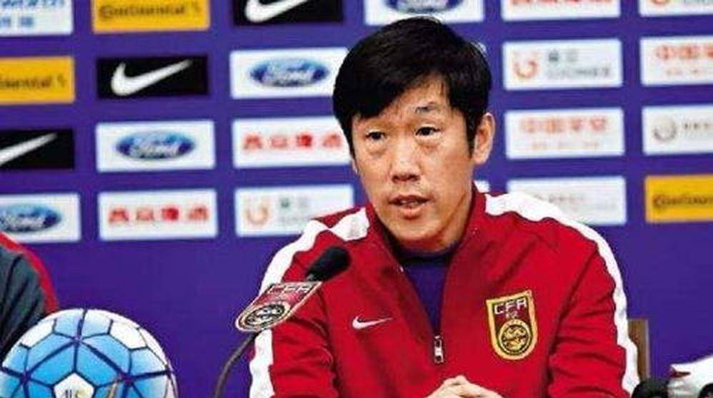 10.15日：张稀哲400场拿足协杯第四冠却说冠军到手不退！邵佳一当面堵国足路