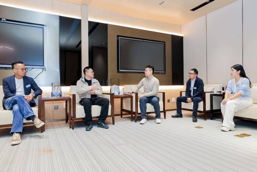 职安心受邀出席“京沪协作 联动共赢”上海静安人力资源服务产业推介交流活动，现场签署合作意向