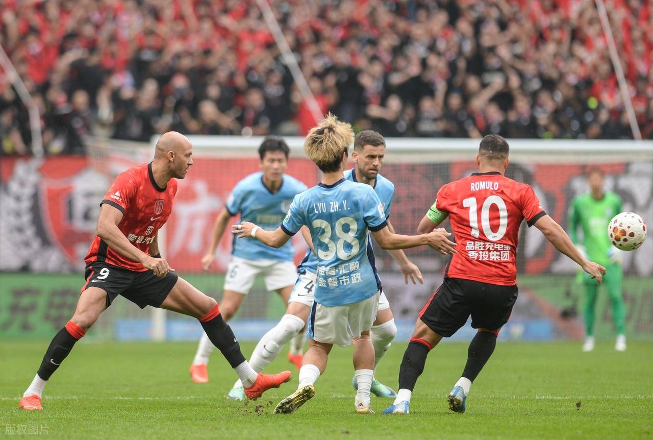 一场0-1！成都蓉城错失第6个冠军点 山东泰山成判官 大连末轮战天津