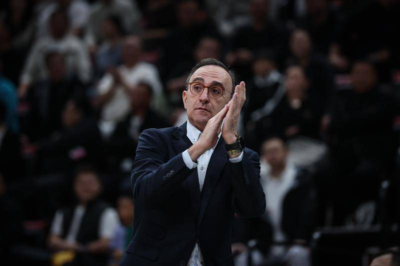 乌戈：赵继伟伤势未愈鄢手骐缺阵 我要调控队员情绪
