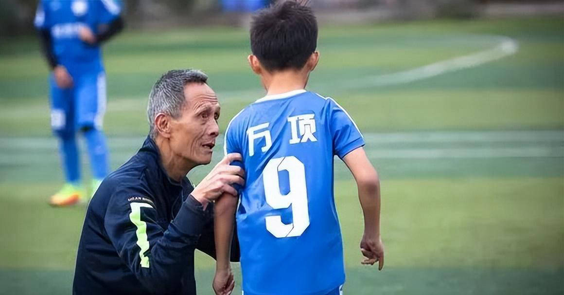 17岁小将万项在青年欧冠首秀中破门，助球队赢得胜利