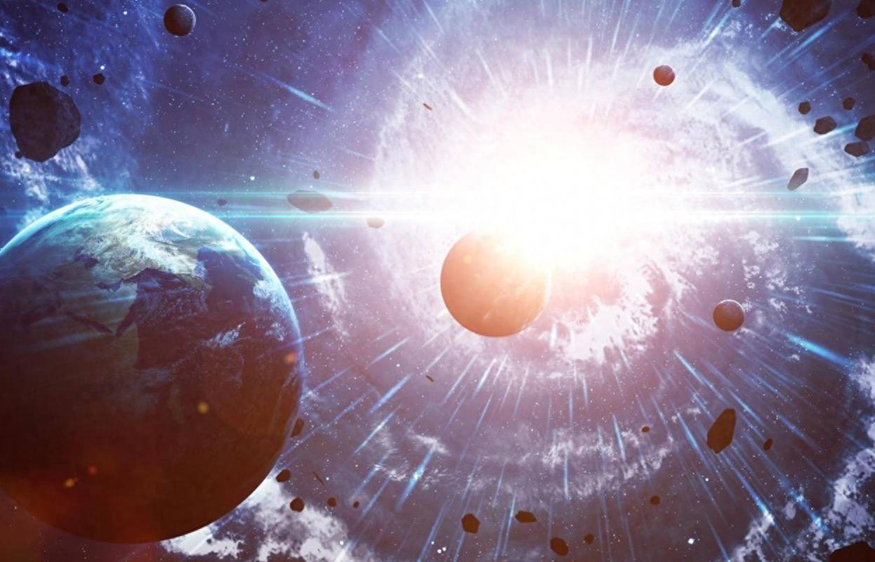 我国共13人上过太空，为何只有2位是航天英雄，其他是英雄航天员