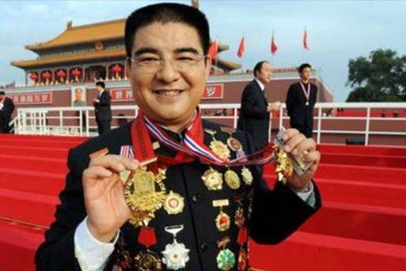 身家数十亿的陈光标，捐款20多亿惹争议，给孩子取名“陈环保“