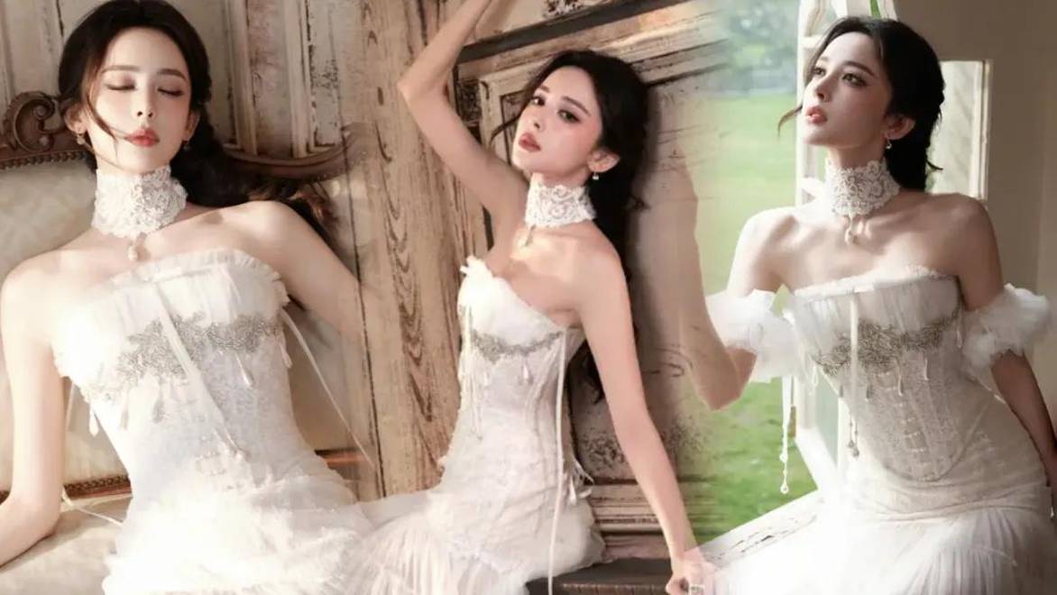 娜扎最新美照释出，穿白色抹胸裙似优雅白天鹅