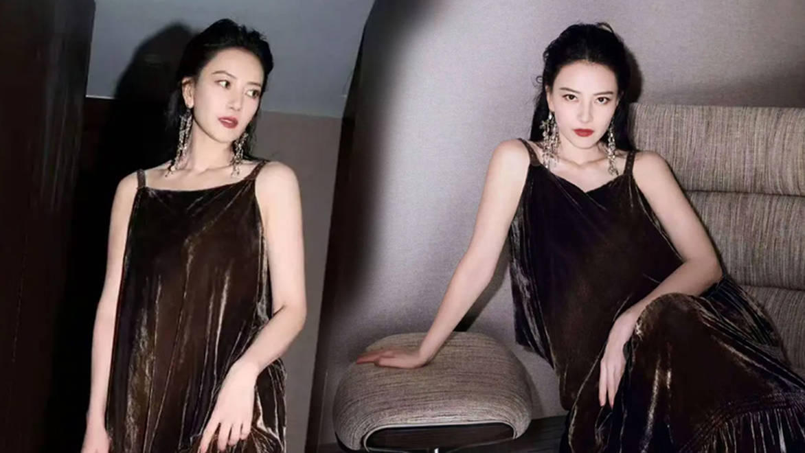高圆圆穿丝绒吊带秀身材，冷艳慵懒贵气十足