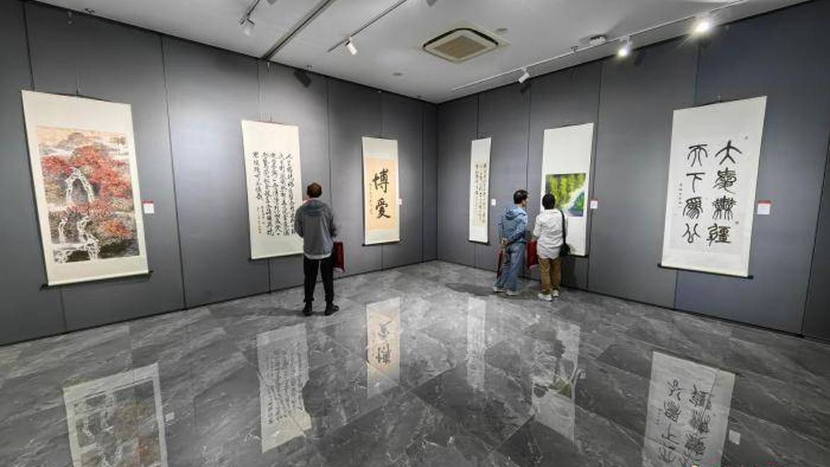 第三届海峡两岸书画艺术交流展在上海开幕