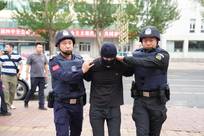 男子因生活琐事与姐夫争执，情绪失控致其当场身亡，潜逃28年终被抓捕归案