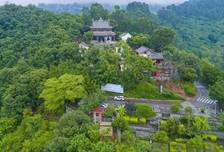 到西昌旅游，邛海是必打卡景区，而这个青龙寺则是邛海必打卡景点
