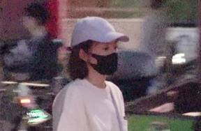 高叶朋友家做客后同吃烤肉 总是元气满满