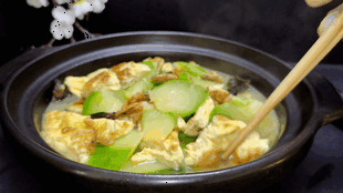 秋天就喜欢这个汤菜！四种食材烧一烧，出锅香味扑鼻，鲜嫩开胃下饭无敌
