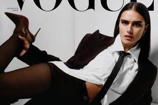 超模Jill写真曝光 身材丰腴美腿修长