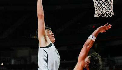 NBA夏季联赛-开拓者击败森林狼 杨瀚森隔扣对手