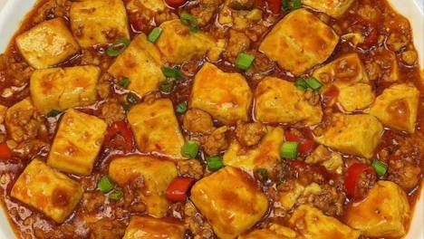 一碗麻婆豆腐，三碗米饭打底，这味道绝了！
