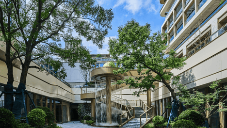 2026 上海养老推荐｜祁连山路一站式养老社区 6400 元起｜生态庭院 + 三甲医院绿色通道