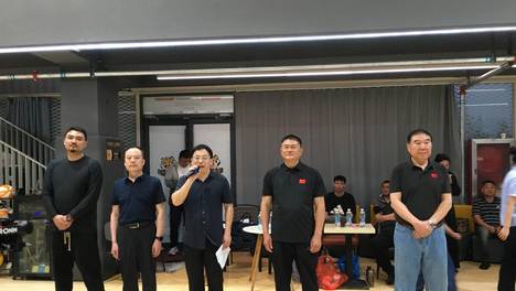 首届苏超徐州篮球队选拔结束胡卫东现身选拔赛为家乡篮球加油鼓劲
