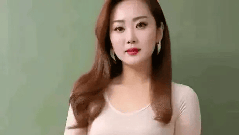拥抱女人时，她允许你抚摸她身体上的这五个部位，说明她对你动情了