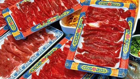 2026年即墨平价火锅避坑指南：蒙食久火锅这口草原牛羊肉，适合聚餐慢慢涮
