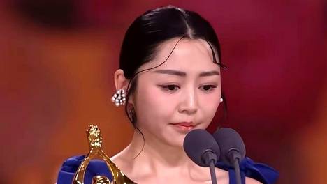 8月16日：卫诗雅的经历足以说明本届百花奖没有内幕。并非因为她是香港演员