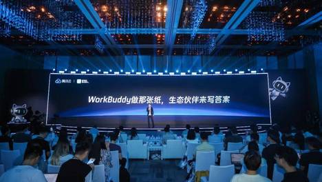 AI办公大战正酣，腾讯WorkBuddy为何选择开放「朋友圈」？