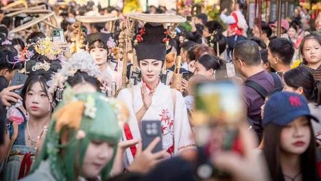 3年吸金21亿，河南火爆景区要IPO了