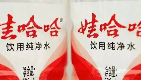 女子昏厥男子跪地心肺复苏被指袭胸