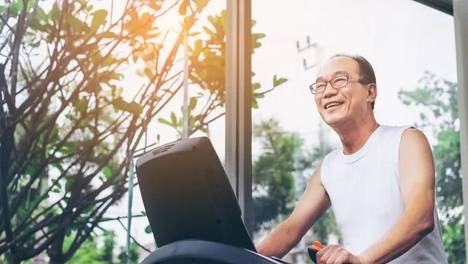 高血压"三道坎"：熬过前3年、65岁、75岁，长寿就有望