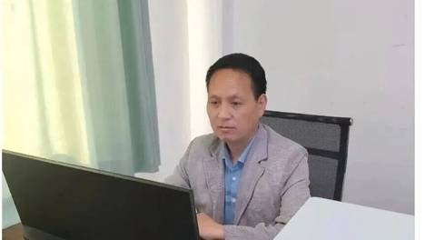 2026新书“冬季号”稿件《 李志辉作品==身处黑暗，心向光明：读《假如给我三天光明》有感（散文）》 来自丹江文学社微信平台