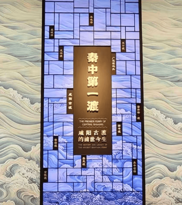 唐三彩女立俑