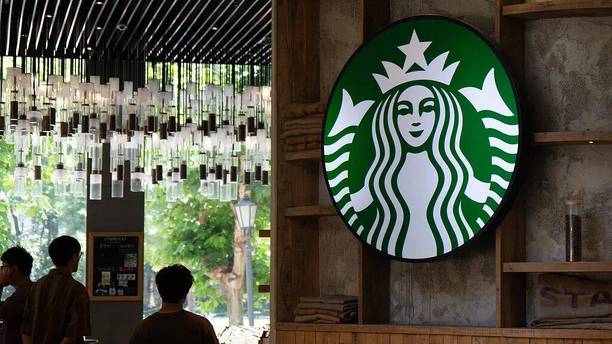 星巴克咖啡到手4元？南京多家门店否认“降价”：实为外卖平台“补贴优惠”，非品牌官方调价