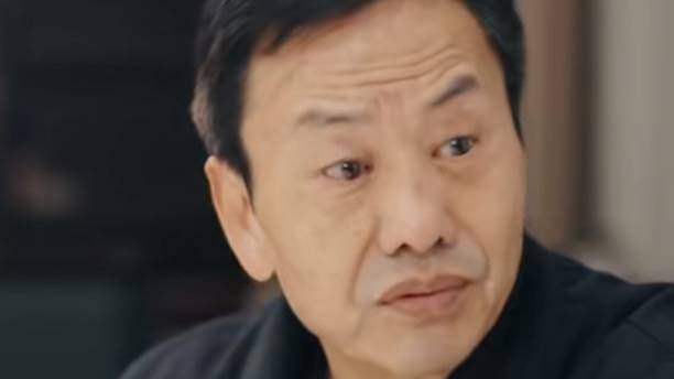 退休大妈常在保健品店听课领鸡蛋，孙子想一招让人捧腹大笑